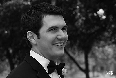 groom dan candid