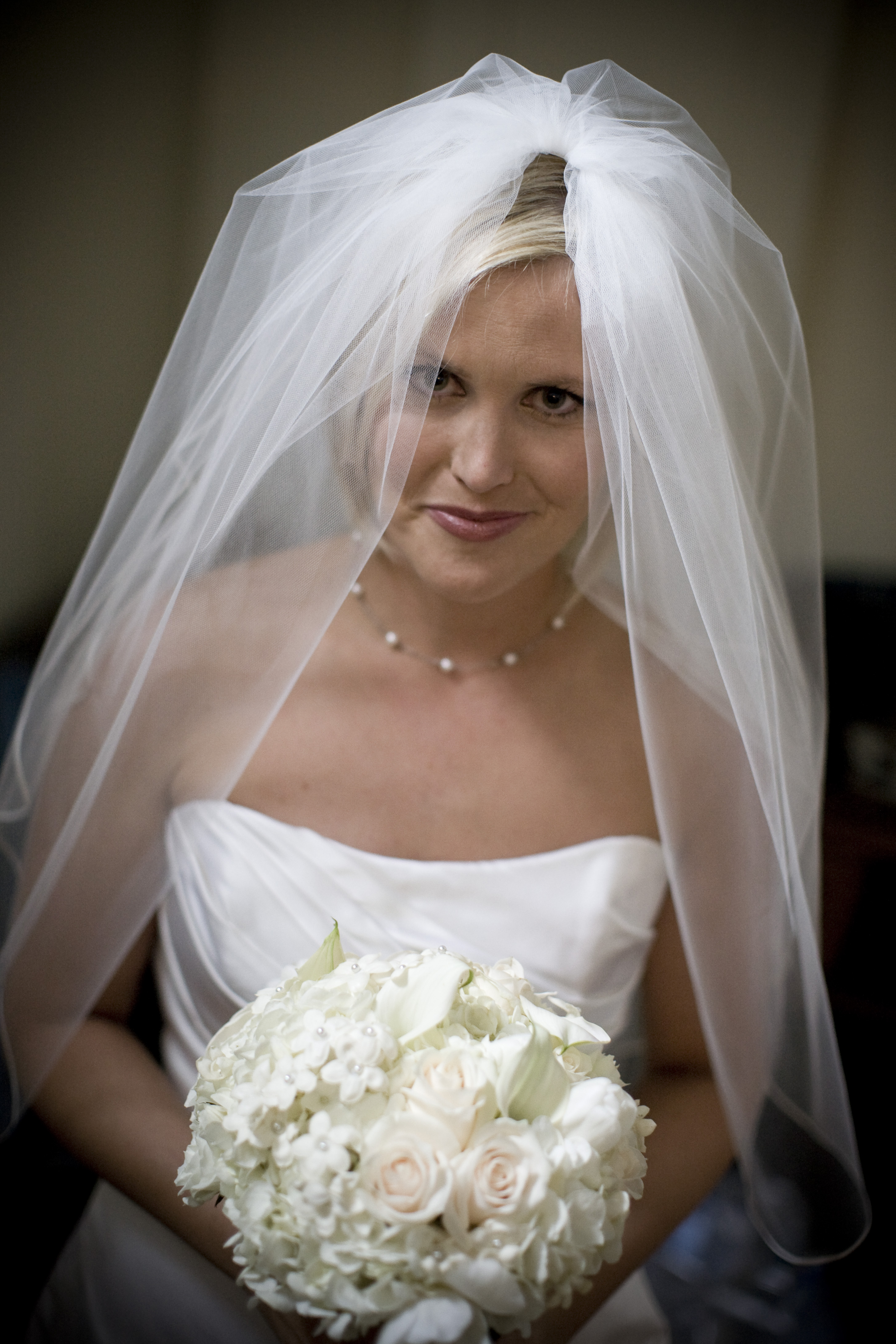 mind-castle-tara-white-bouquet