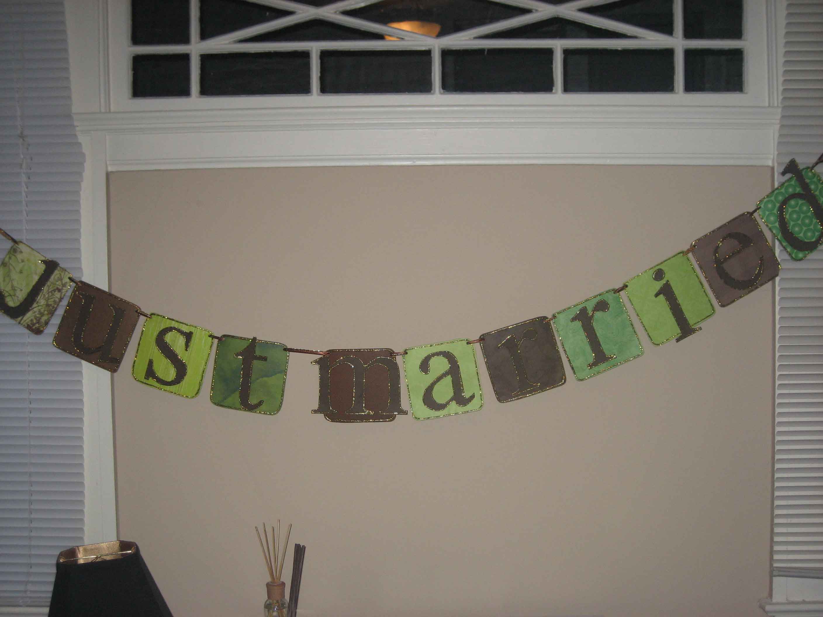 caketablesign1 diy just married sign