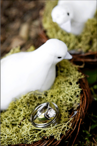 nest ring pillow