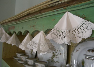 doily-garland-1 doily-garland-1