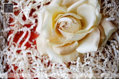 silk-flower-invitation-packaging silk-flower-invitation-packaging
