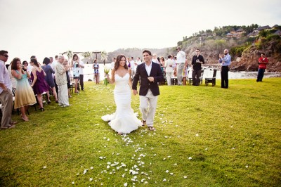 mexico beachside wedding ceremony 400x266 Weddings Are Better in Never Never Land!