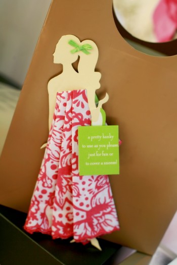 paper-doll-hankie