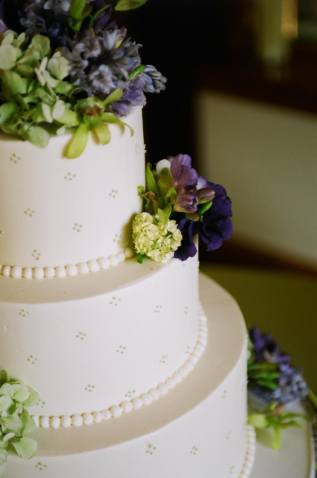 White Simple Wedding Cake