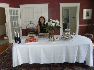 maria-at-dessert-table