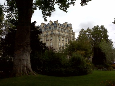across-from-hotel-des-invalides
