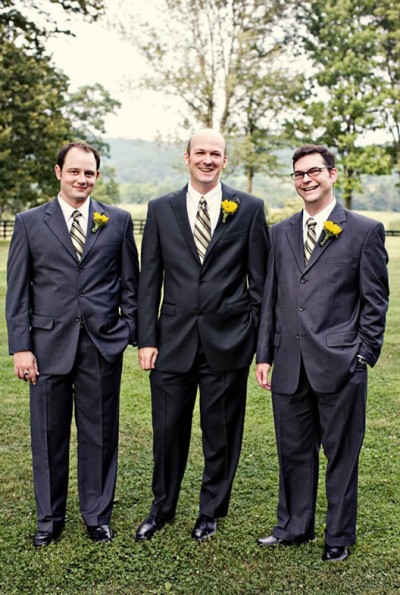 groomsmen-sunflower-boutonnieres