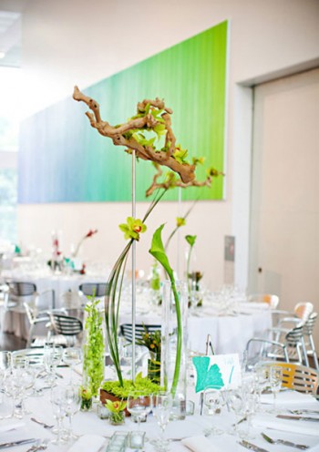modern-green-branch-centerpiece