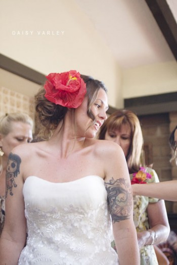 bride-pink-flower-headpiece bride-pink-flower-headpiece