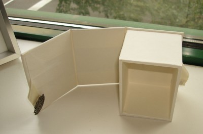finished-drop-spine-box-with-magnetic-closure