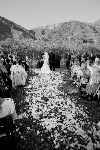 flower-petals-in-aisle-garden-wedding-ceremony-ojai