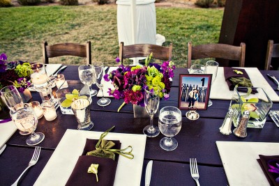 place-settings-brown-napkins-green-orchid-accents