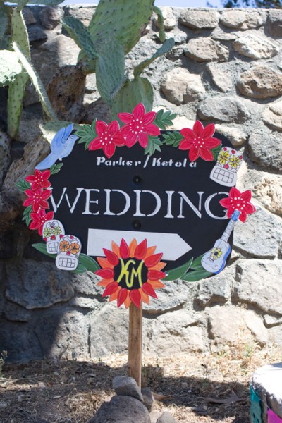 this-way-to-the-wedding-sign this-way-to-the-wedding-sign