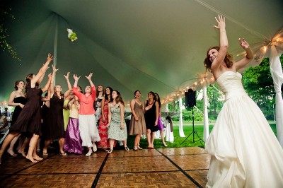 bouquet-toss bouquet-toss