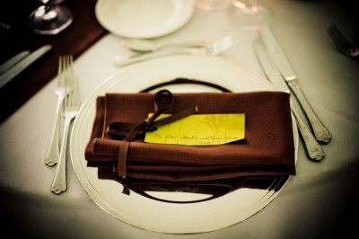 chocolate-brown-and-green-place-setting-wedding chocolate-brown-and-green-place-setting-wedding