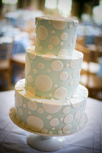 light-blue-three-tier-cake-with-white-dots-jim-smeal light-blue-three-tier-cake-with-white-dots-jim-smeal