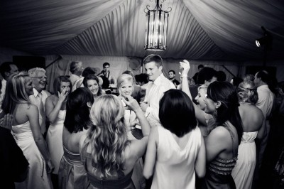 reception-under-tent
