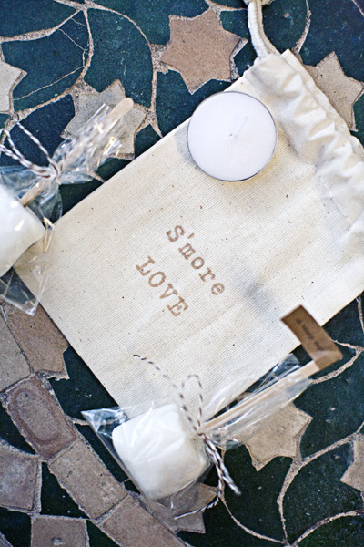 stamped-muslin-bags-smores-wedding-favors stamped-muslin-bags-smores-wedding-favors