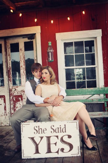 vintage-barn-engagement-photos vintage-barn-engagement-photos