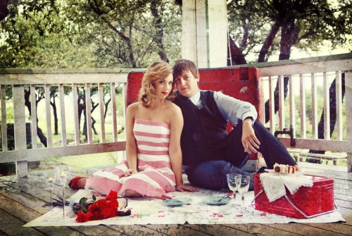 vintage-picnic-engagement-photos vintage-picnic-engagement-photos