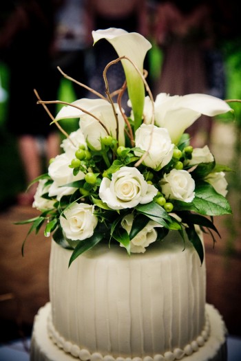 white-flower-and-branch-cake-topper white-flower-and-branch-cake-topper