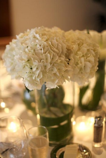 white-hydrangea-centerpieces