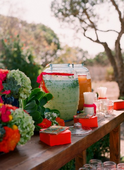 drink-station-mason-jars-wedding-ideas