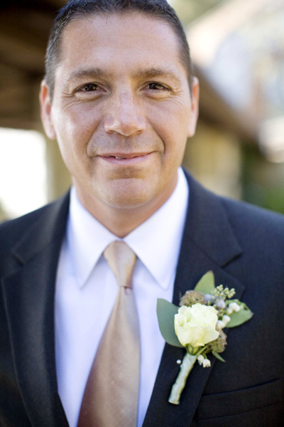 groom-champagne-tie-ivory-gray-green-boutonniere groom-champagne-tie-ivory-gray-green-boutonniere