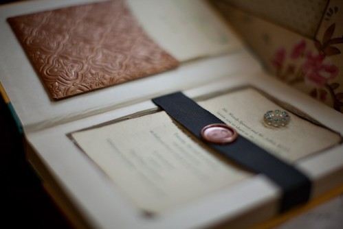 hollowed-book-wedding-invitation hollowed-book-wedding-invitation