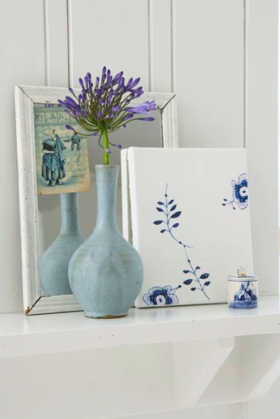 blue-vase-purple-flowers blue-vase-purple-flowers