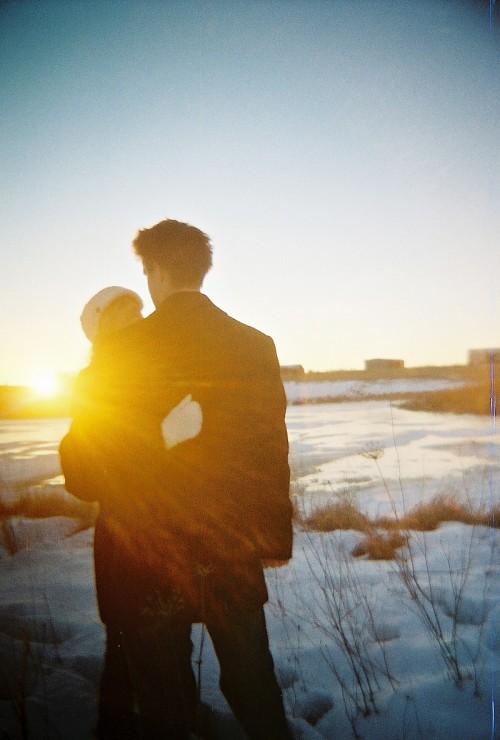 frozen-pond-engagement-photos-17 frozen-pond-engagement-photos-17