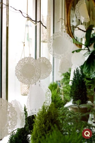hanging-doilies-decor hanging-doilies-decor