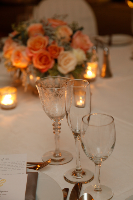 peach-and-white-centerpieces peach-and-white-centerpieces