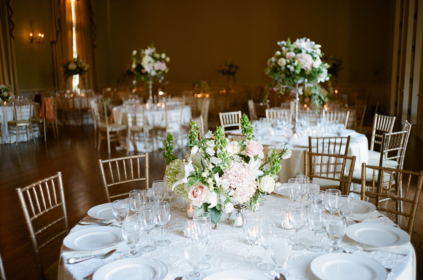  gold and white palette with just the palest of pinks. Centerpieces of 