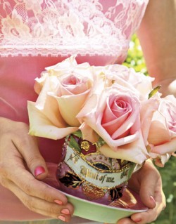 teaparty-roses-in-tea-cups