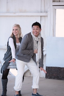 glamorous-gray-engagement-session-3
