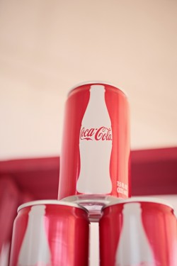 paint-your-love-red-and-white-engagement-photos-11