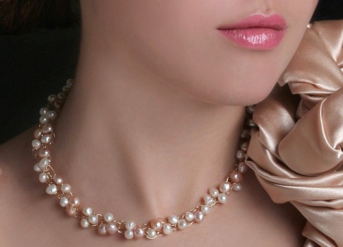pearl-and-wire-necklace pearl-and-wire-necklace