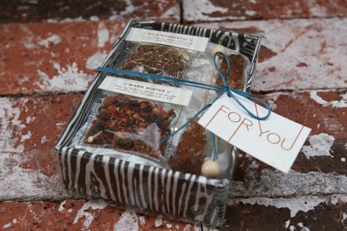 rock-candy-and-tea-favors