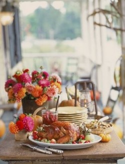 rustic-table-with-mums rustic-table-with-mums