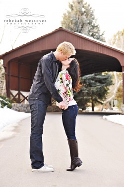 snowy-engagement-photos-1 snowy-engagement-photos-1