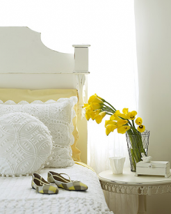yellow-and-white-bedroom-inspiration yellow-and-white-bedroom-inspiration