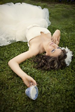 Alice in Wonderland Wedding Party Ideas-12