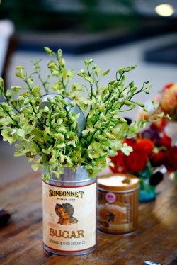 Vintage Tin Containers Wedding Centerpiece Ideas