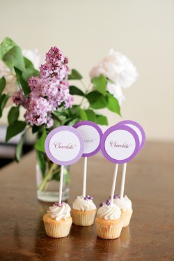 Unique Escort Card Ideas Cupcakes-08