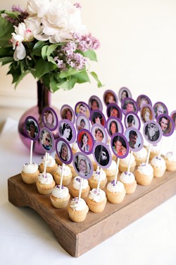 Unique Escort Card Ideas Cupcakes-13