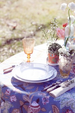 Thrifted-Wedding-Place-Setting