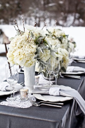 Gray is a subtle and sophisticated accent which can is the perfect wedding