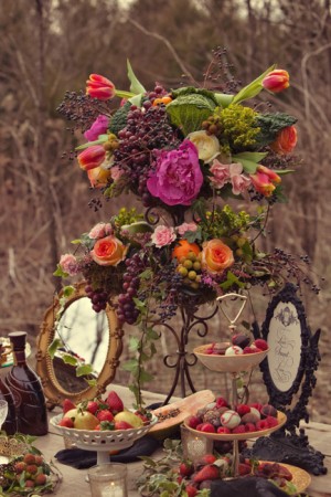 Purple-Green-Grapes-Flowers-Centerpiece